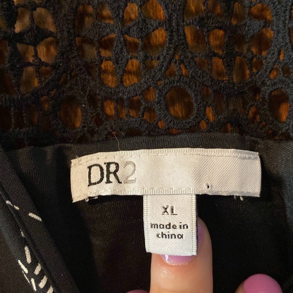 Stunning DR2 black crochet lace long sleeve dress with pleats down back 😍😍 - Picture 5 of 14